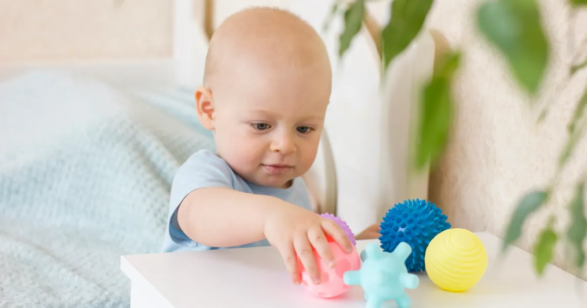 Sensorik-Spiele für Babys: Einfache Ideen für zuhause