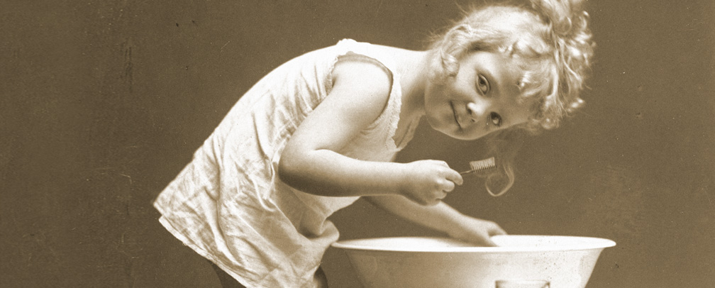 Schwarz/weiss Bild eines Mädchens