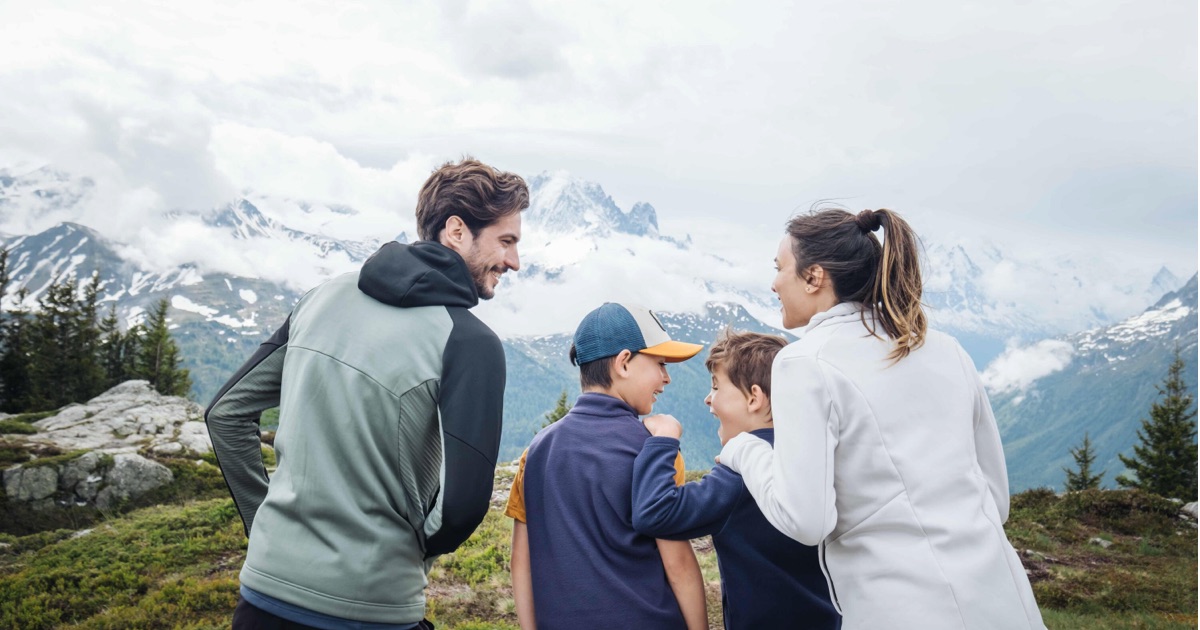 Mehr Bewegung für Kinder im Alltag: Ideen für Outdoor-Aktivitäten, Tipps & passende Ausrüstung für Familien.