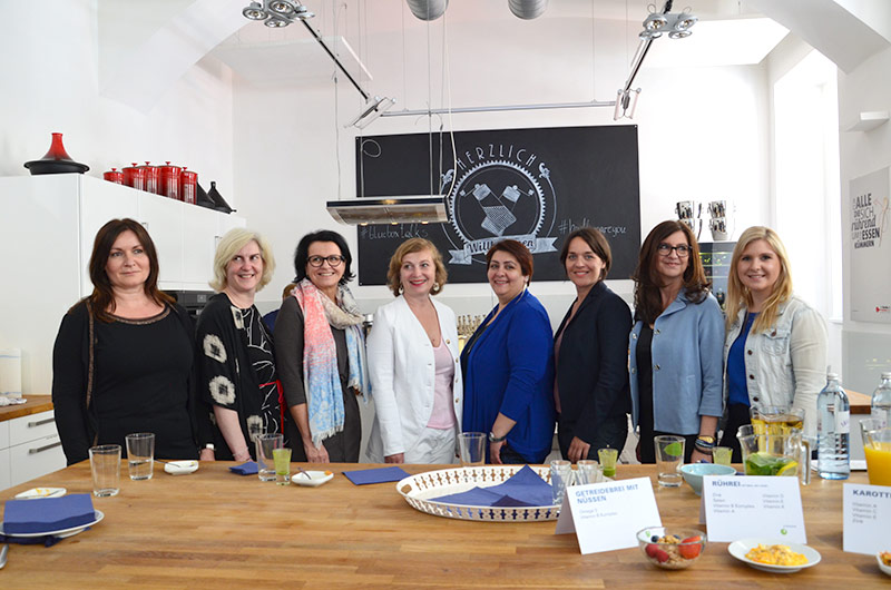 v.l.n.r.: B. Ecker (EPAMEDIA), P. Fuchs (Familie Rockt), S. Soumelidis (Microsoft), H.Navid (Ich Koche), E.Pölzl (Moderation), S.Grubmüller (Bösendorfer), K. Mistelbauer (Orthomol)